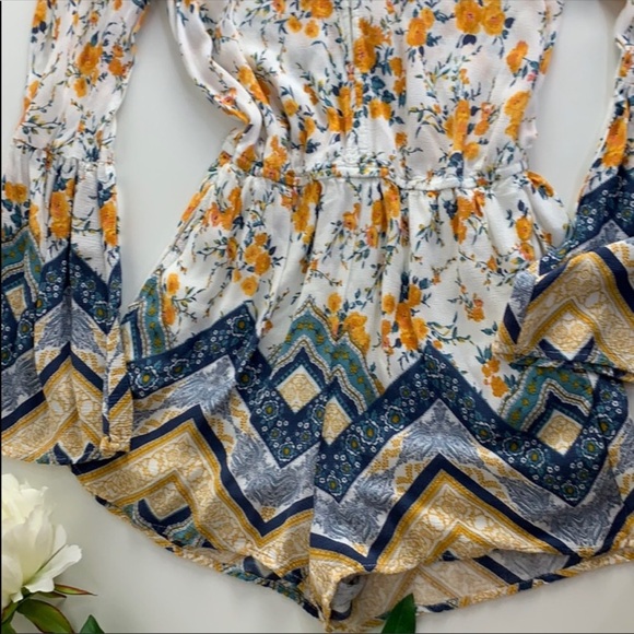 😍 Chloe & Kate Romper 😍 - Picture 2 of 7